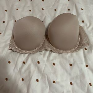 Torrid strapless Cream bra size 38DD